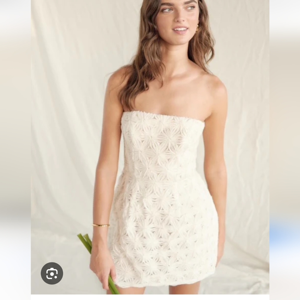 Elegant Strapless Textured Dress